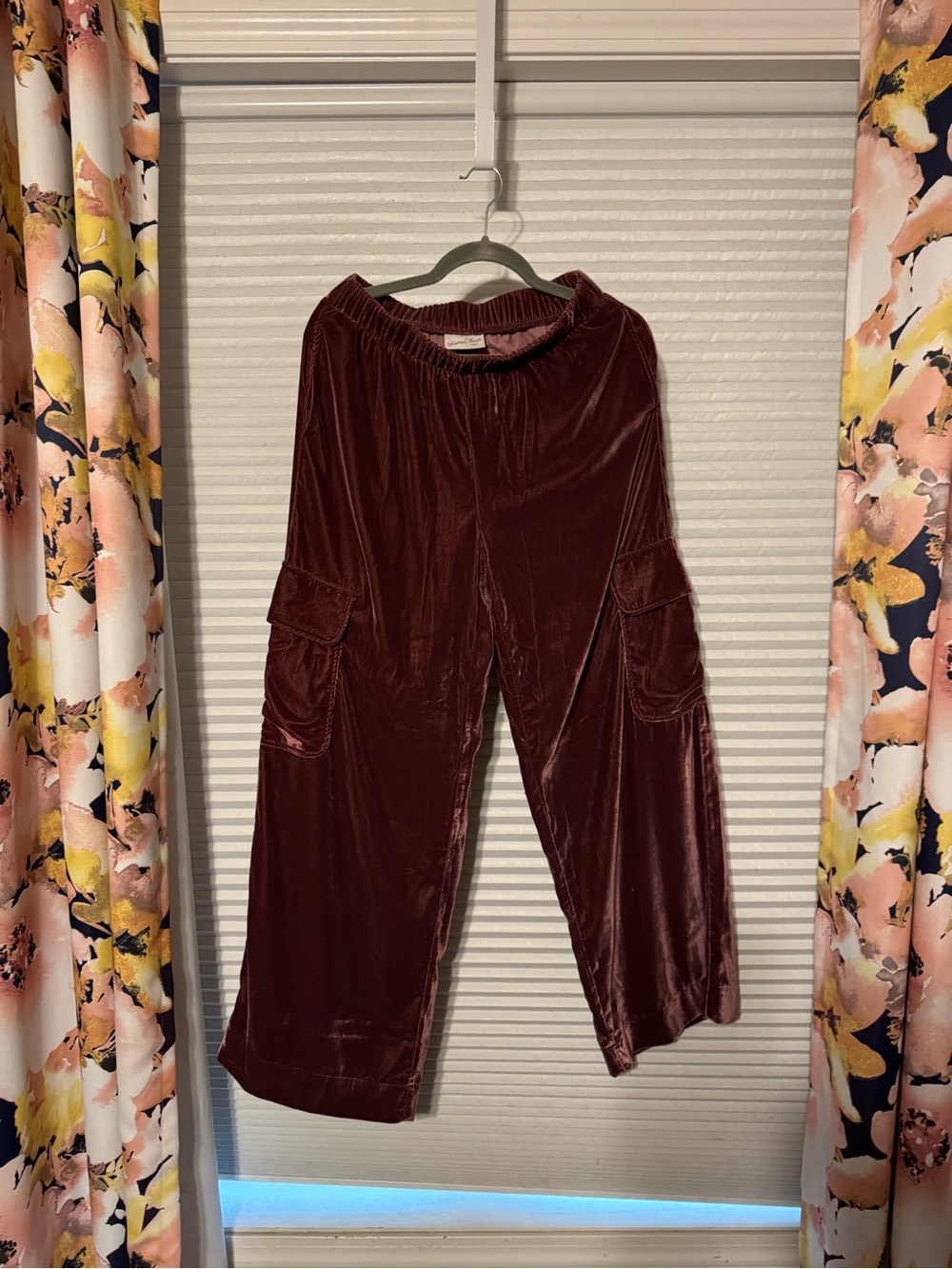 Velvet Wide-Leg Cargo Pants - mauve